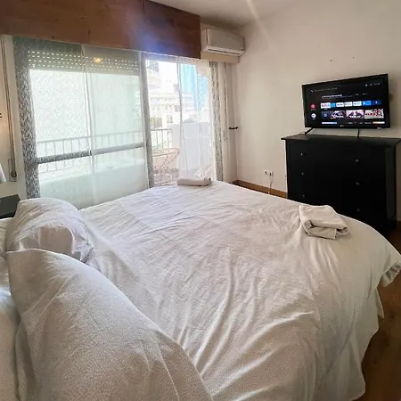 Homeaway - Cozy, Central & 1min From Beach Apartment