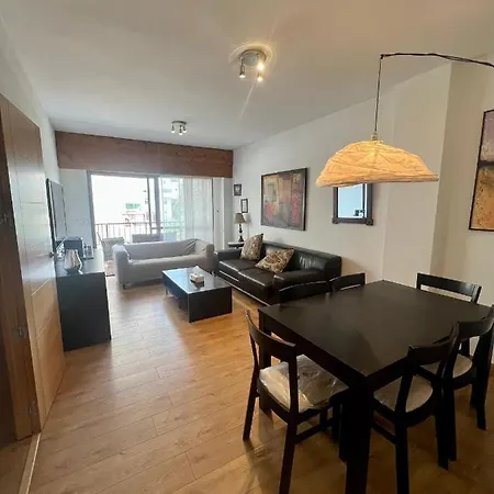 Homeaway - Cozy, Central & 1min From Beach Apartment